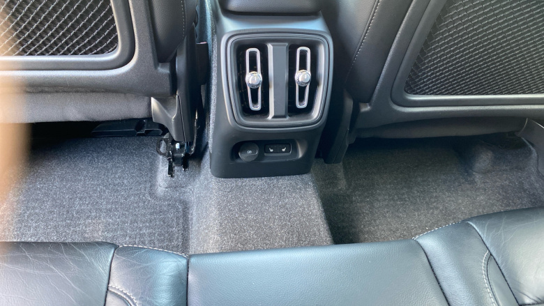 Volvo Xc40 2.0 B4P Plus Dark 5dr AWD Auto Petrol Estate